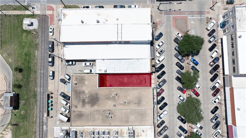 209 North Main St, Bryan, TX à vendre - Photo du bâtiment - Image 3 de 21