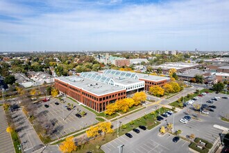 400 Av Sainte-Croix, Saint-Laurent, QC - Aérien  Vue de la carte