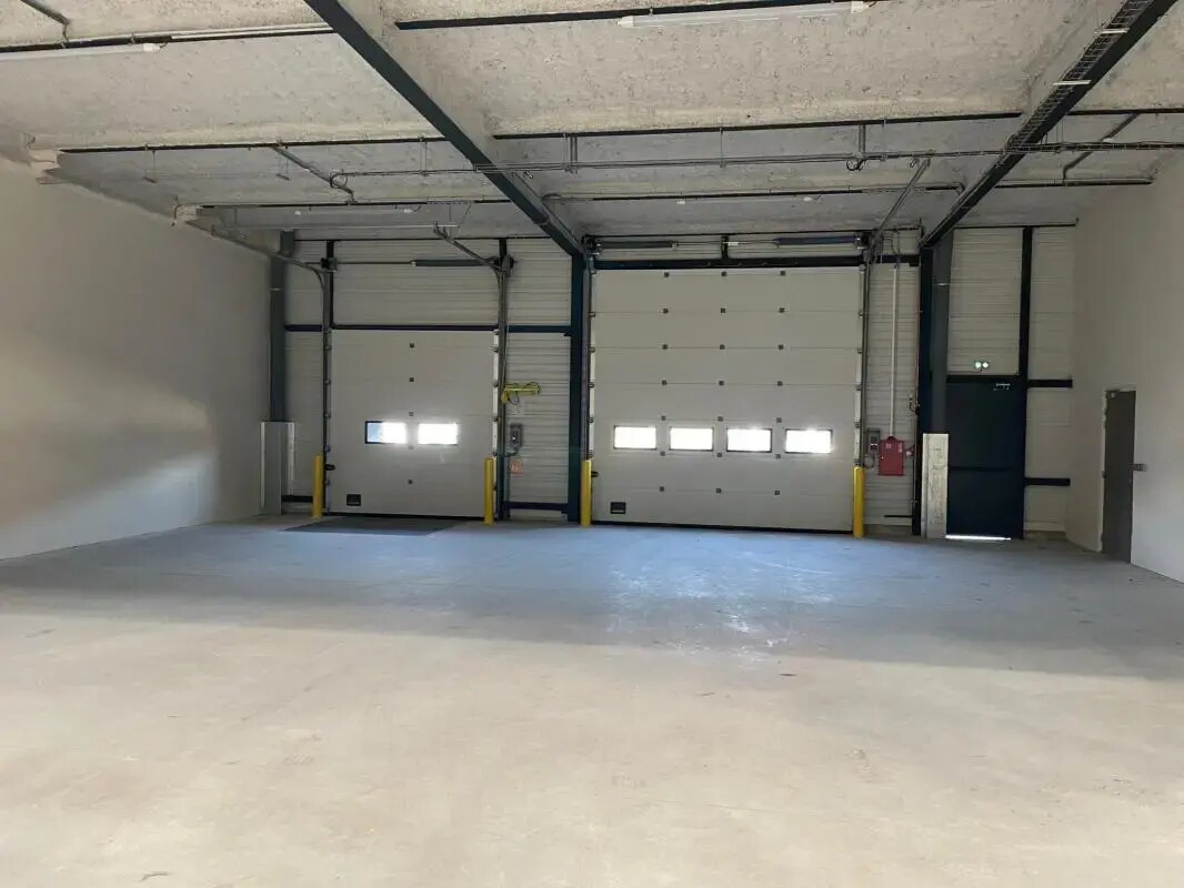 Rue De L'Equerre, Saint-Ouen-l'Aumône for lease Interior Photo- Image 1 of 9