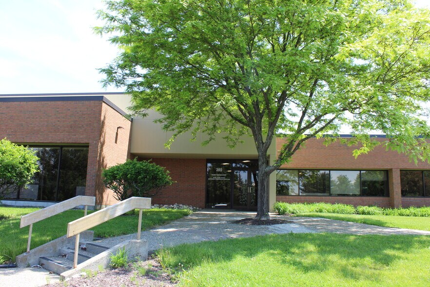 385 Jordan Rd, Troy, NY à louer - Photo du bâtiment - Image 2 de 10