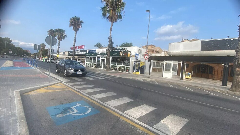 Retail in Benidorm, Alicante for lease - Building Photo - Image 3 of 5