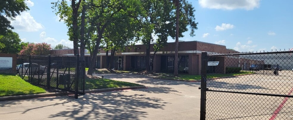 211-285 W Airtex Blvd, Houston, TX à vendre - Photo du bâtiment - Image 1 de 11