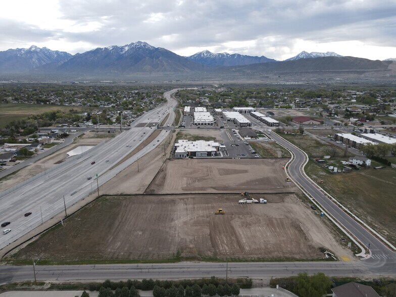 13855 S 2950 W, Bluffdale, UT à vendre - Photo du bâtiment - Image 2 de 9