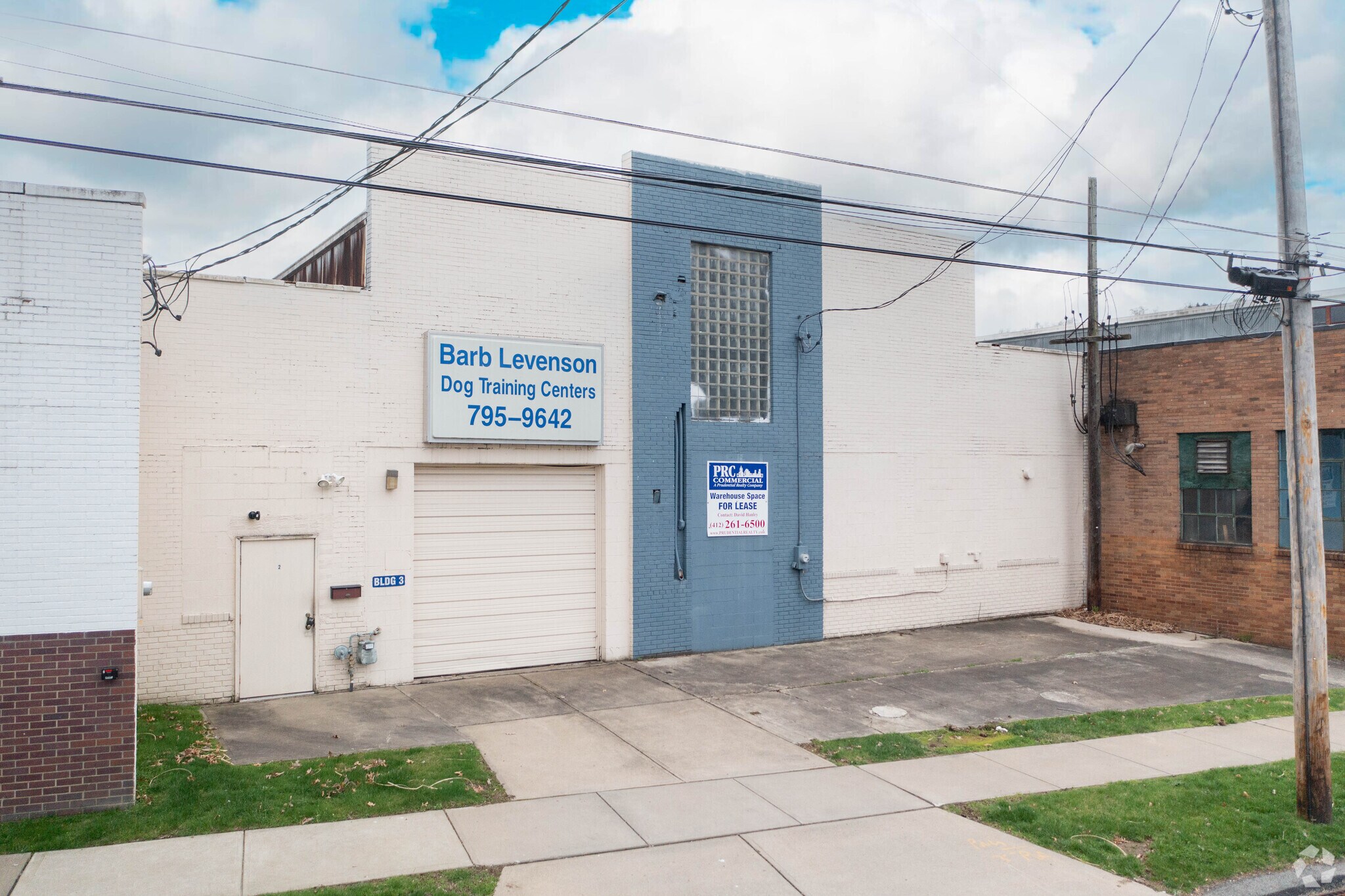 140C Pennsylvania Ave, Oakmont, PA à louer Photo du bâtiment- Image 1 de 5