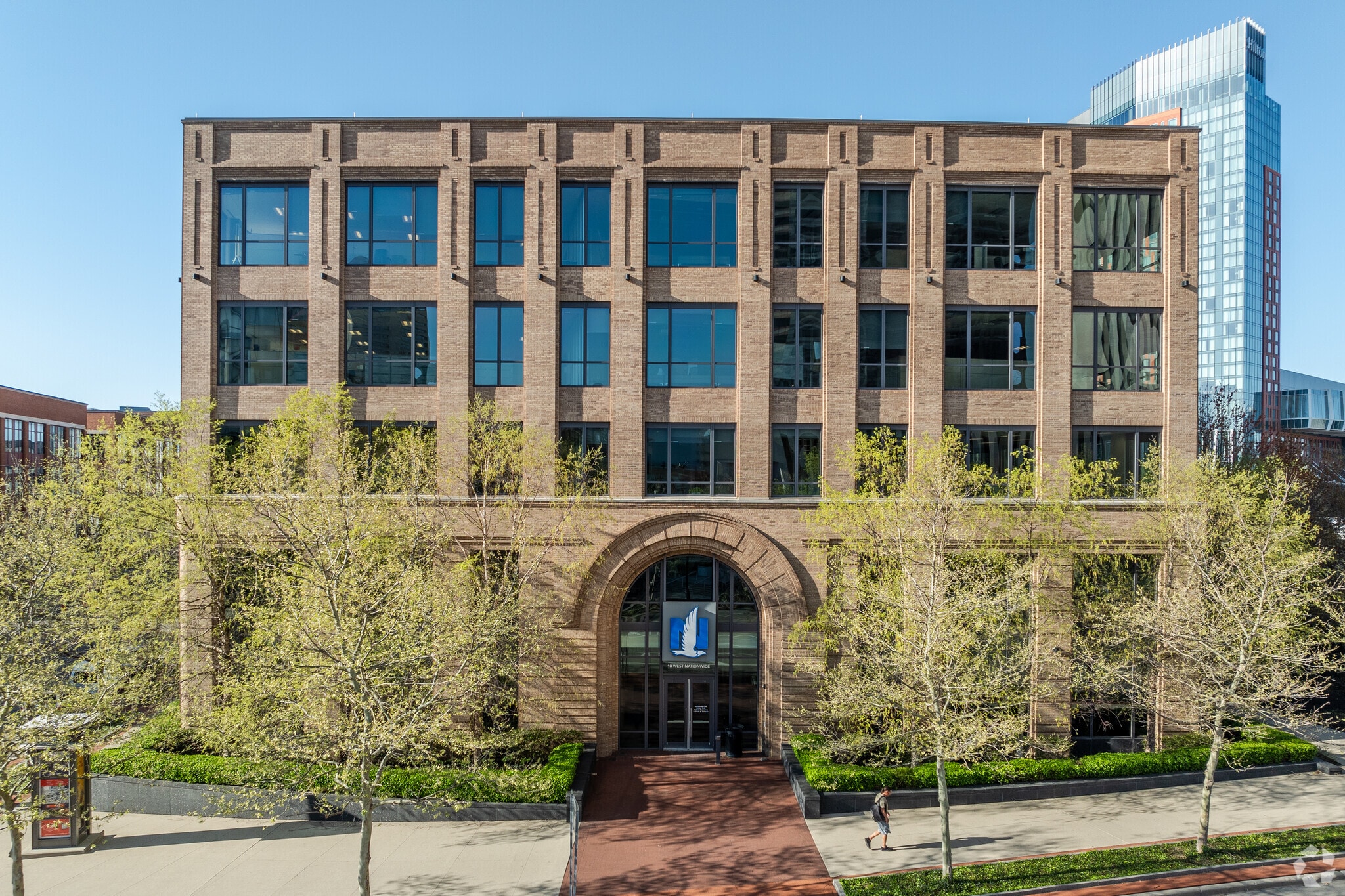 10 W Nationwide Blvd, Columbus, OH for lease Building Photo- Image 1 of 9