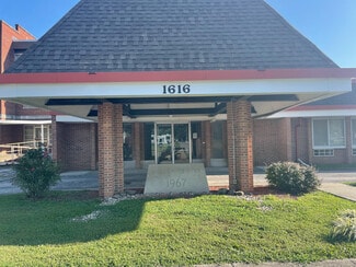 More details for 1616 Cedar St, Lawrenceville, IL - Health Care for Sale
