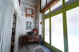 Plus de détails pour Multi-résidentiel à vendre