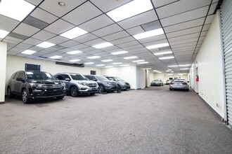 2925 Merrell Rd, Dallas, TX for lease Building Photo- Image 1 of 15