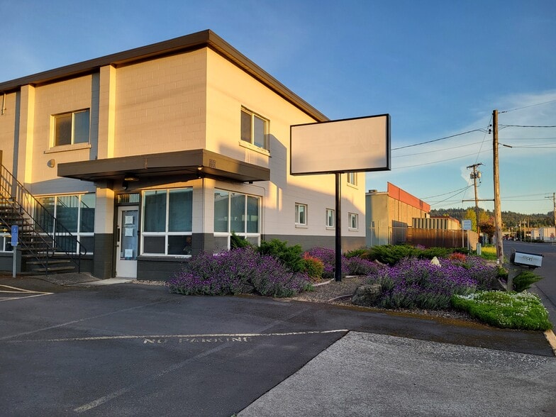 555 Conger St, Eugene, OR for sale - Building Photo - Image 2 of 19