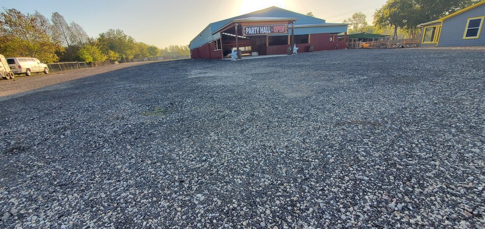 9611 Gaines Rd, Sugar Land, TX à vendre - Photo du bâtiment - Image 1 de 1