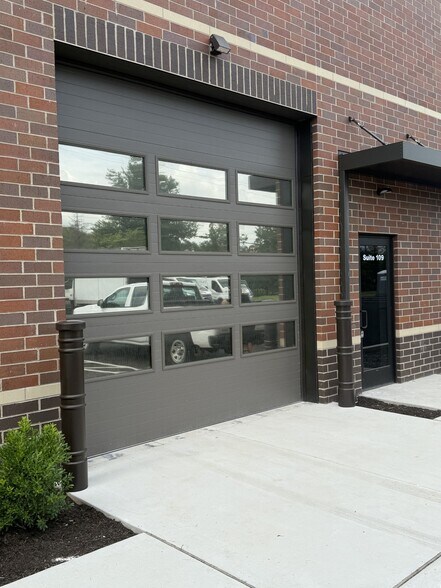 2300 Campus Ln, East Norriton Township, PA à louer - Photo du bâtiment - Image 3 de 6