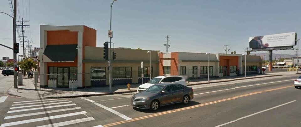 10801 San Fernando Rd, Pacoima, CA à louer - Photo principale - Image 1 de 6