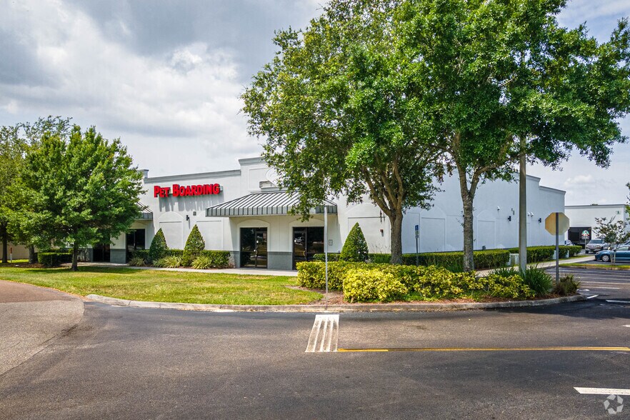 1222 Winter Garden Vineland Rd, Winter Garden, FL à louer - Photo du bâtiment - Image 2 de 6