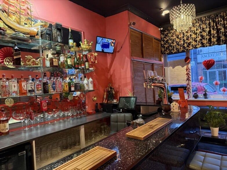 27 Tontine St, Folkestone for lease - Building Photo - Image 3 of 9