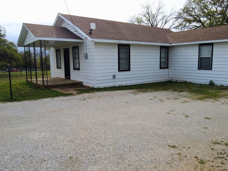 103 Cartwright Park Rd, Weatherford, TX à louer - Photo du bâtiment - Image 2 de 13