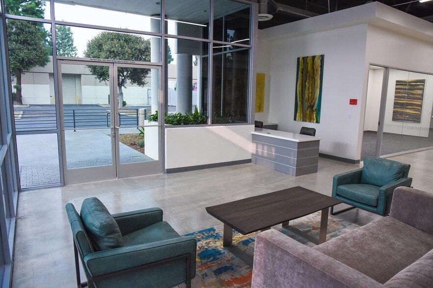 5472 E La Palma Ave, Anaheim, CA for sale - Building Photo - Image 2 of 9