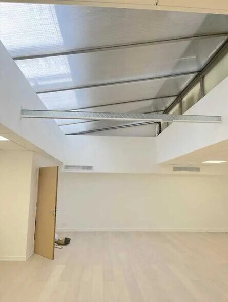 Bureau dans Paris à vendre - Photo du bâtiment - Image 3 de 9