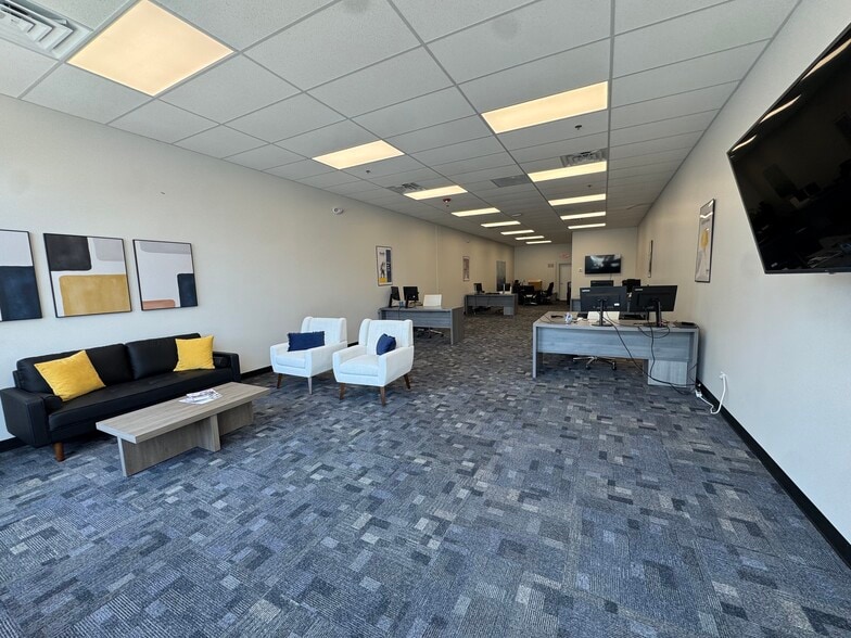 4579-4589 Route 71, Oswego, IL for lease - Building Photo - Image 3 of 18