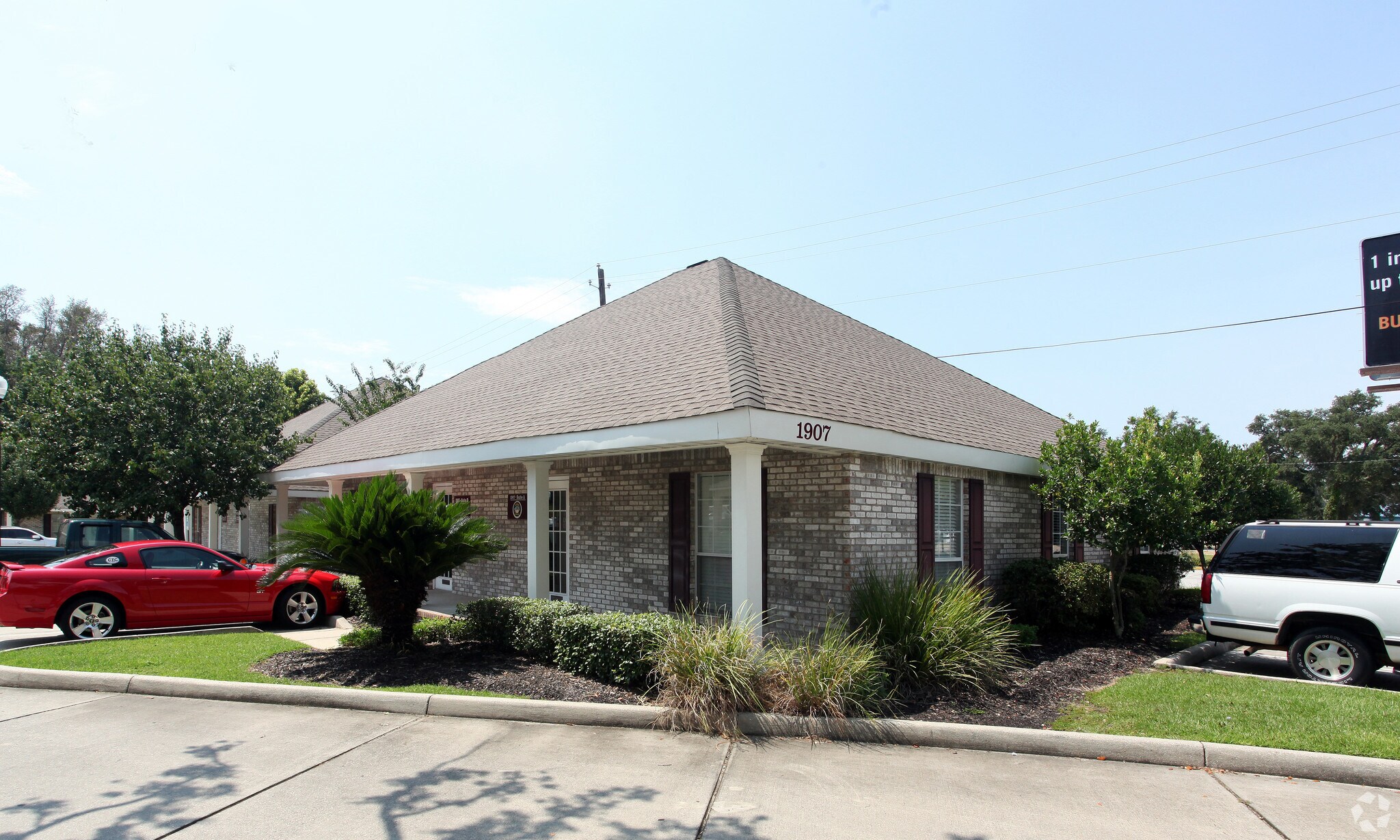 1907 Pass Rd, Biloxi, MS for lease Primary Photo- Image 1 of 5