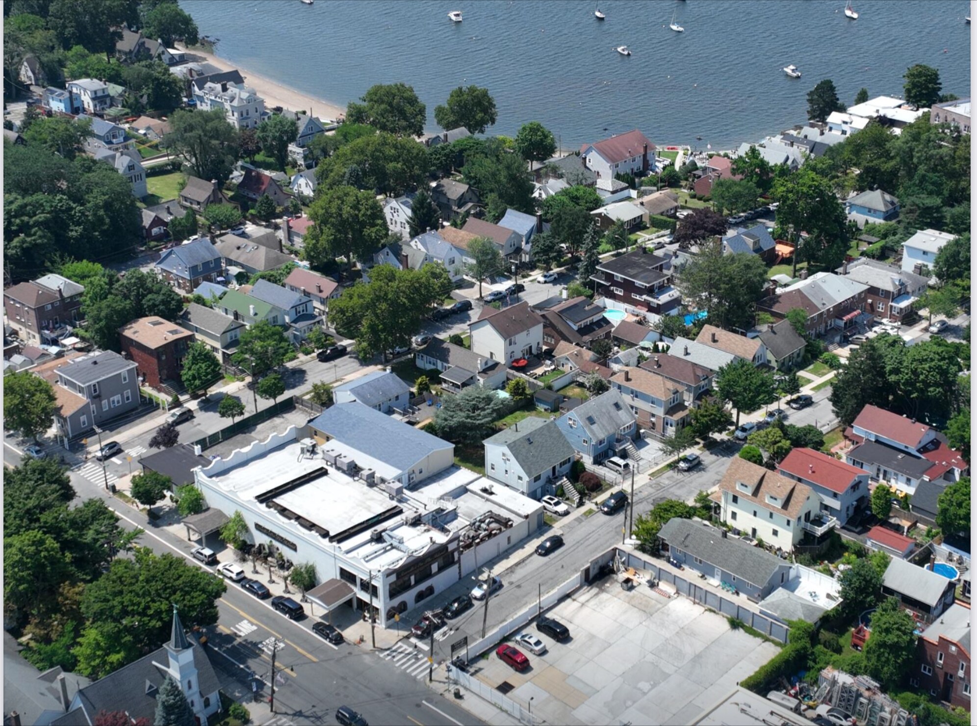 101 City Island Ave, Bronx, NY à louer Photo du bâtiment- Image 1 de 12