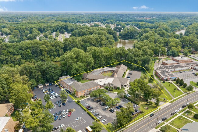 Plus de détails pour 190 N Evergreen Ave, Woodbury, NJ - Bureau aux enchères