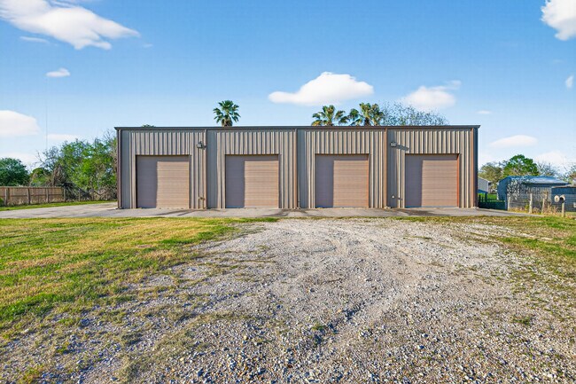 More details for 5901 County Road 675B, Rosharon, TX - Industrial for Lease
