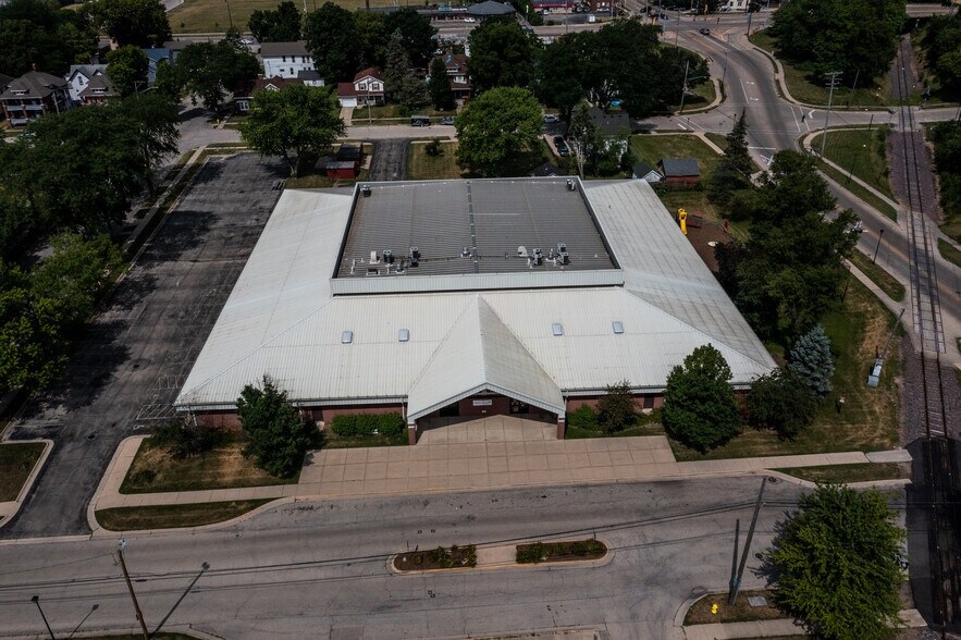 615 S 5th St, Rockford, IL for lease - Building Photo - Image 2 of 18