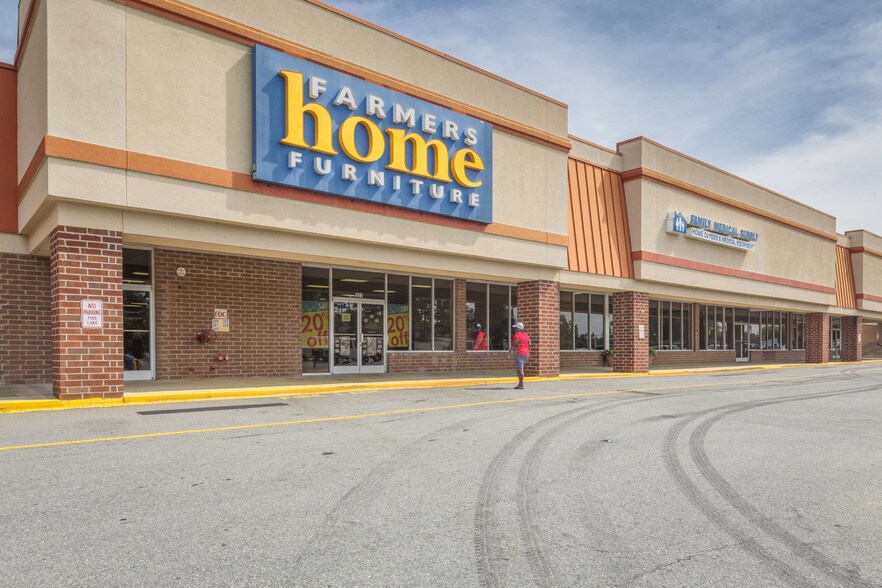 313 North Blvd, Clinton, NC à louer - Photo du bâtiment - Image 3 de 6