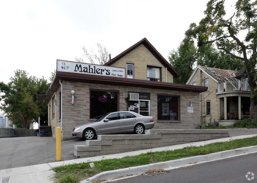 178 LOUISA STREET Kitchener, Ontario N2H portefeuille de 4 propriétés à vendre sur LoopNet.ca - Photo principale - Image 3 de 3