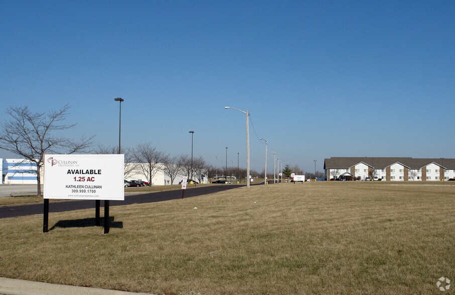 Court St, Pekin, IL à vendre - Photo du bâtiment - Image 2 de 12