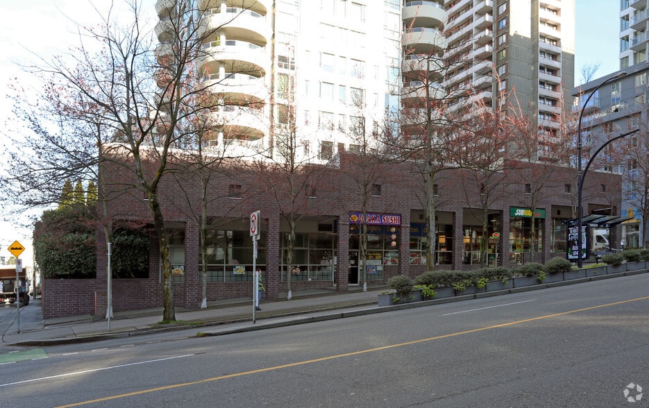 1351-1361 Burrard St, Vancouver, BC à vendre - Photo du bâtiment - Image 2 de 2