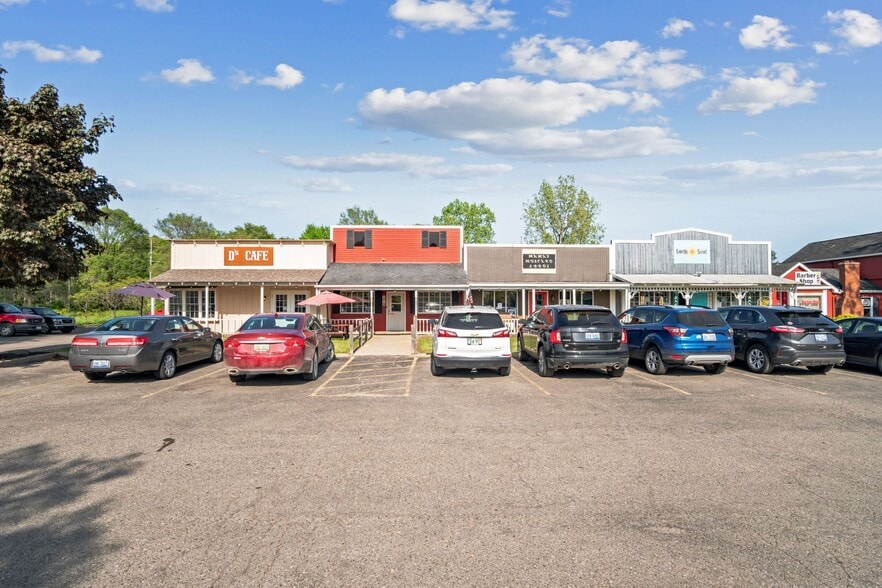 1415-1427 S Milford Rd, Highland Township, MI for lease - Building Photo - Image 2 of 8