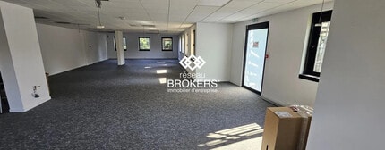 Office in Le Pecq for lease Building Photo- Image 2 of 10