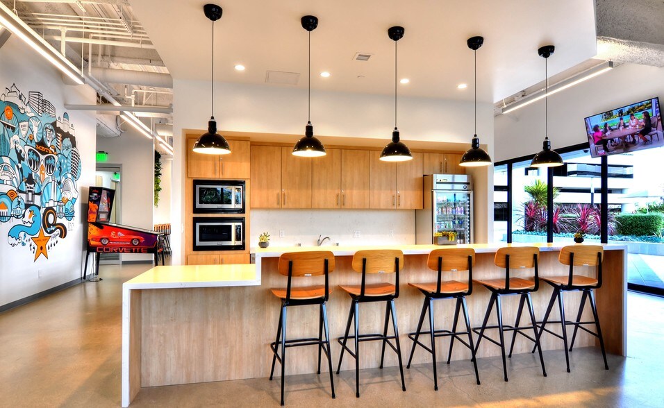 1230 Rosecrans Ave, Manhattan Beach, CA à louer - Photo intérieure - Image 2 de 29