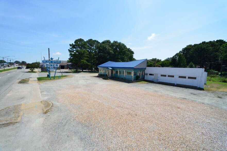 9955 Warwick Blvd, Newport News, VA à vendre - Photo du bâtiment - Image 2 de 41