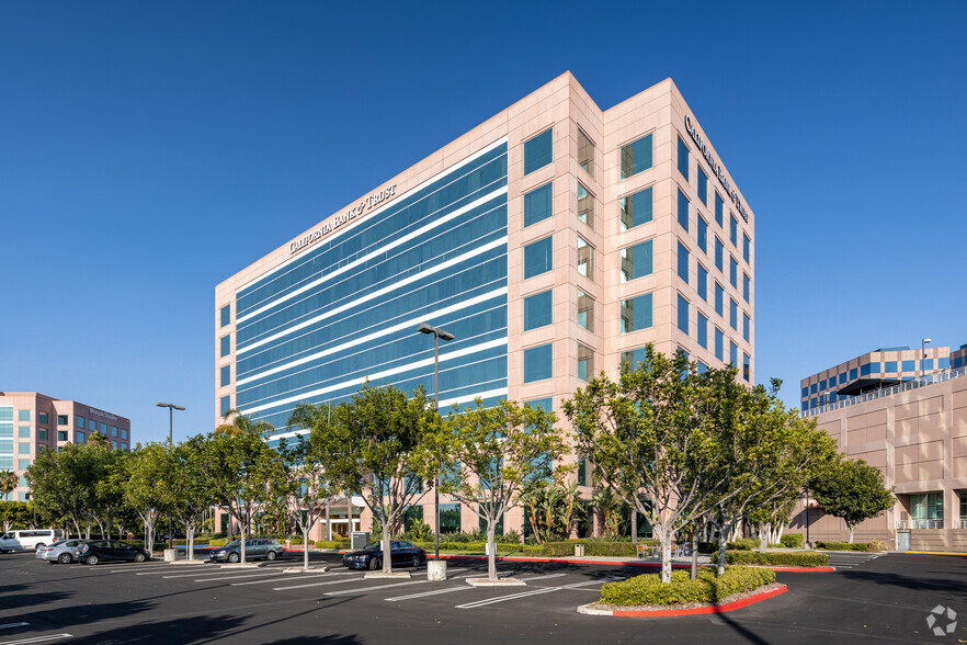 1900 Main St, Irvine, CA for lease - Building Photo - Image 3 of 16