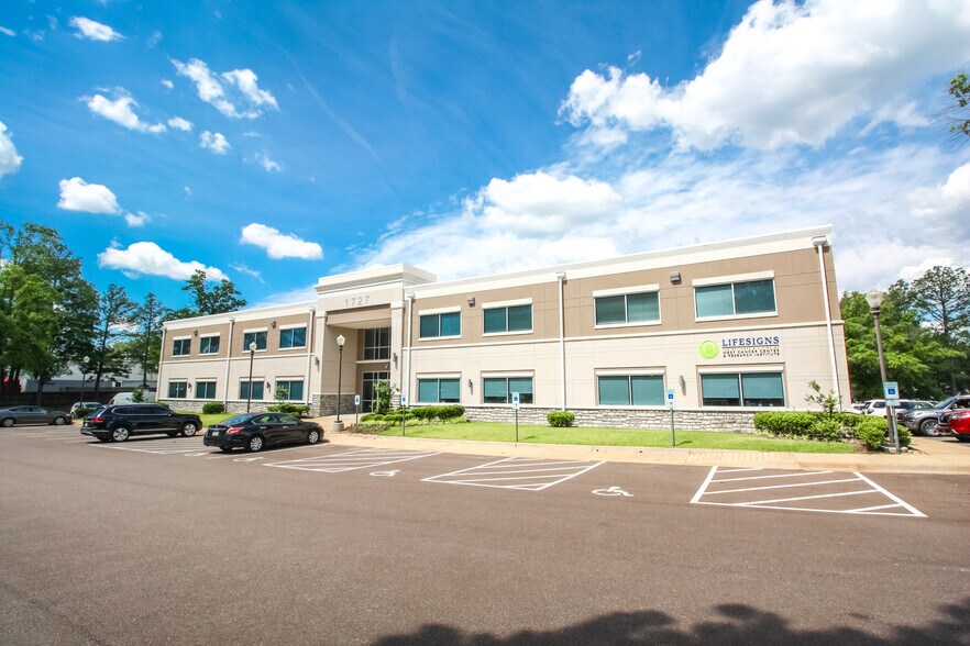 1727 Kirby Pky, Memphis, TN à louer - Photo du bâtiment - Image 1 de 3