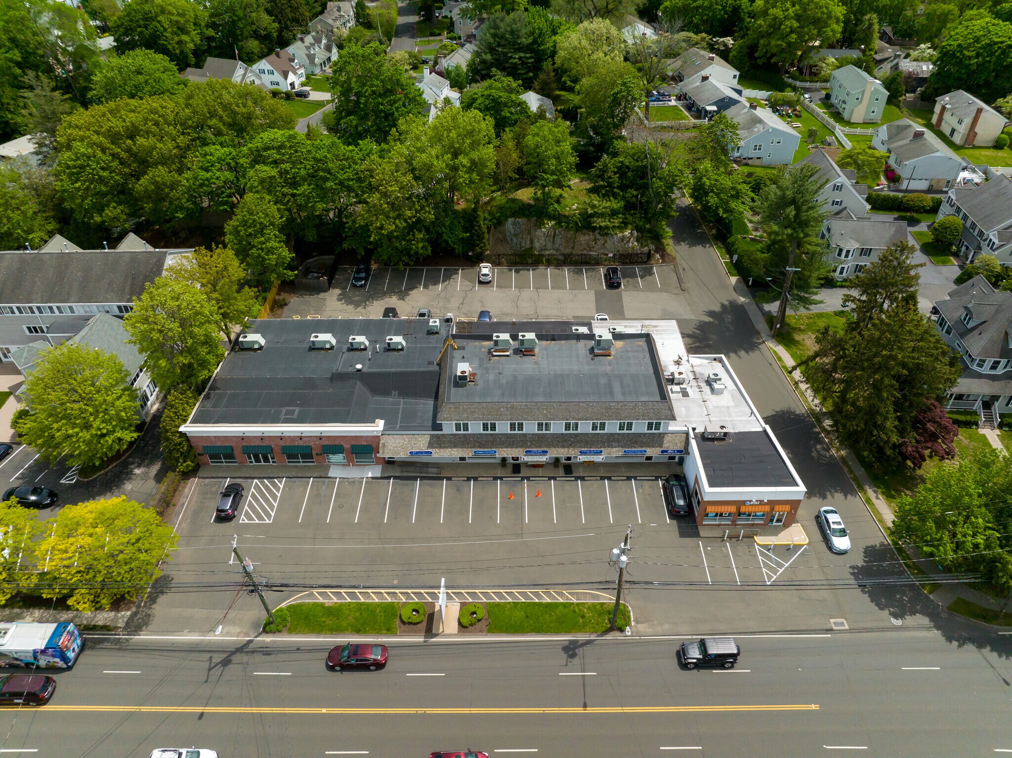 399-407 E Putnam Ave, Cos Cob, CT à louer Photo du bâtiment- Image 1 de 4