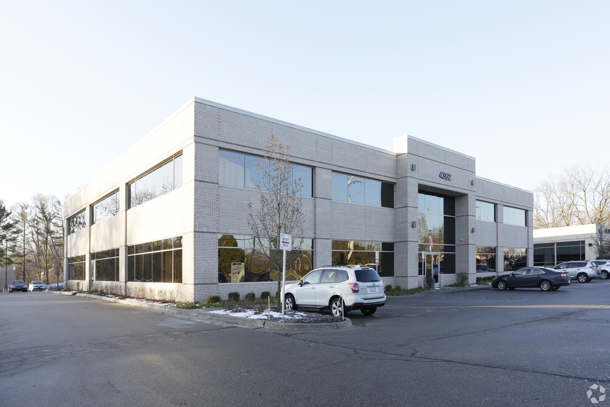 4362 Cascade Rd SE, Grand Rapids, MI for lease Primary Photo- Image 1 of 5