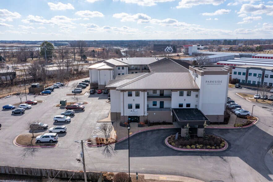 1120 S Walton Blvd, Bentonville, AR à louer - Photo du bâtiment - Image 3 de 8