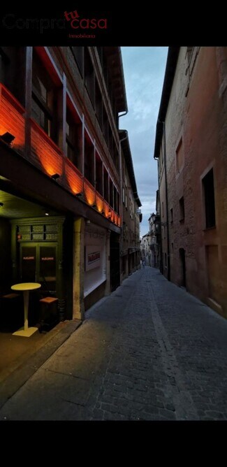 Plus de détails pour Multi-résidentiel à vendre