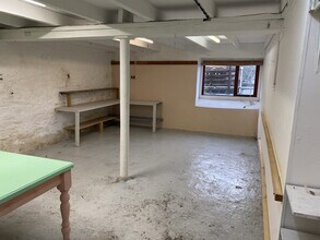 Church Hl, Penryn for lease Interior Photo- Image 2 of 3