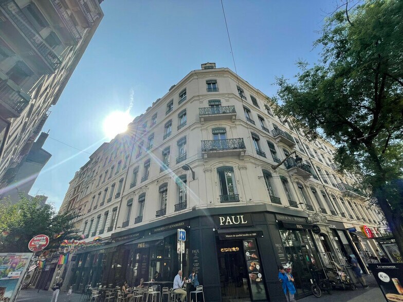 Bureau dans Lyon à louer - Photo du bâtiment - Image 1 de 11