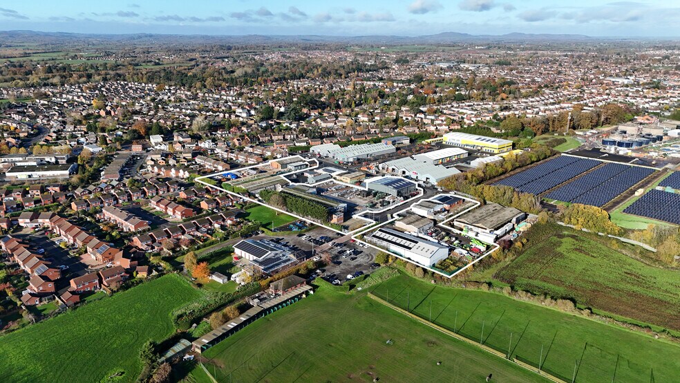 Weir Lane Industrial Estate portefeuille de 5 propriétés à vendre sur LoopNet.ca - Aérien - Image 1 de 6