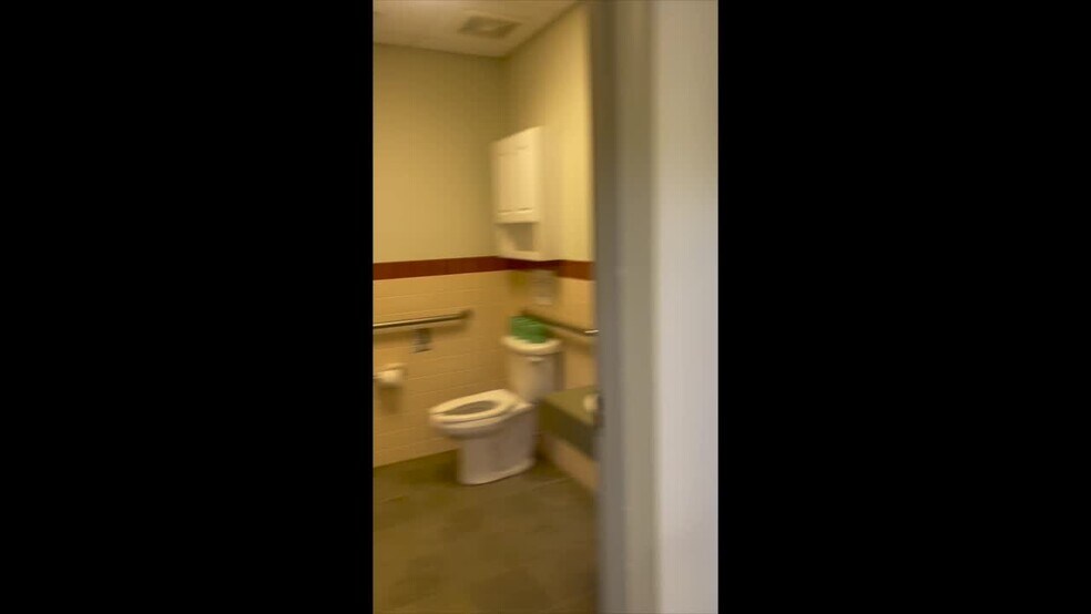 75 Washington St, Pembroke, MA à louer - Vidéo sur l’inscription commerciale - Image 2 de 7