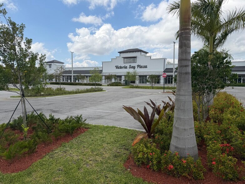 6601 Stirling Rd, Davie, FL à louer - Photo du bâtiment - Image 2 de 19