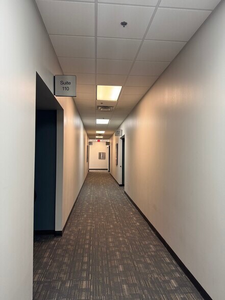 3050 S Center St, Arlington, TX à louer - Hall d’entrée - Image 3 de 18