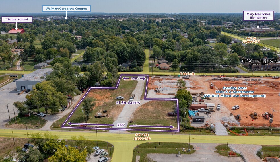 1111 SW A St, Bentonville, AR à vendre - Photo principale - Image 1 de 3