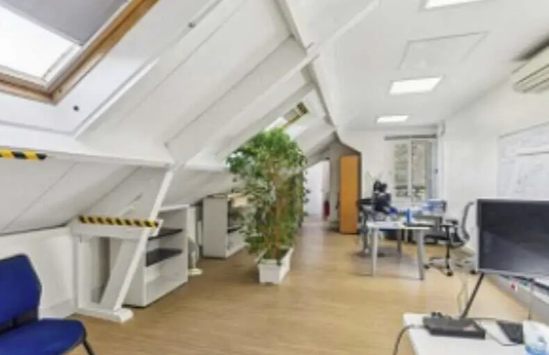 14 Rue Saint-Benoît, Paris à louer Photo intérieure- Image 1 de 2