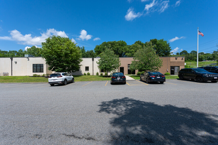 65 Flagship Dr, North Andover, MA for lease - Building Photo - Image 3 of 6